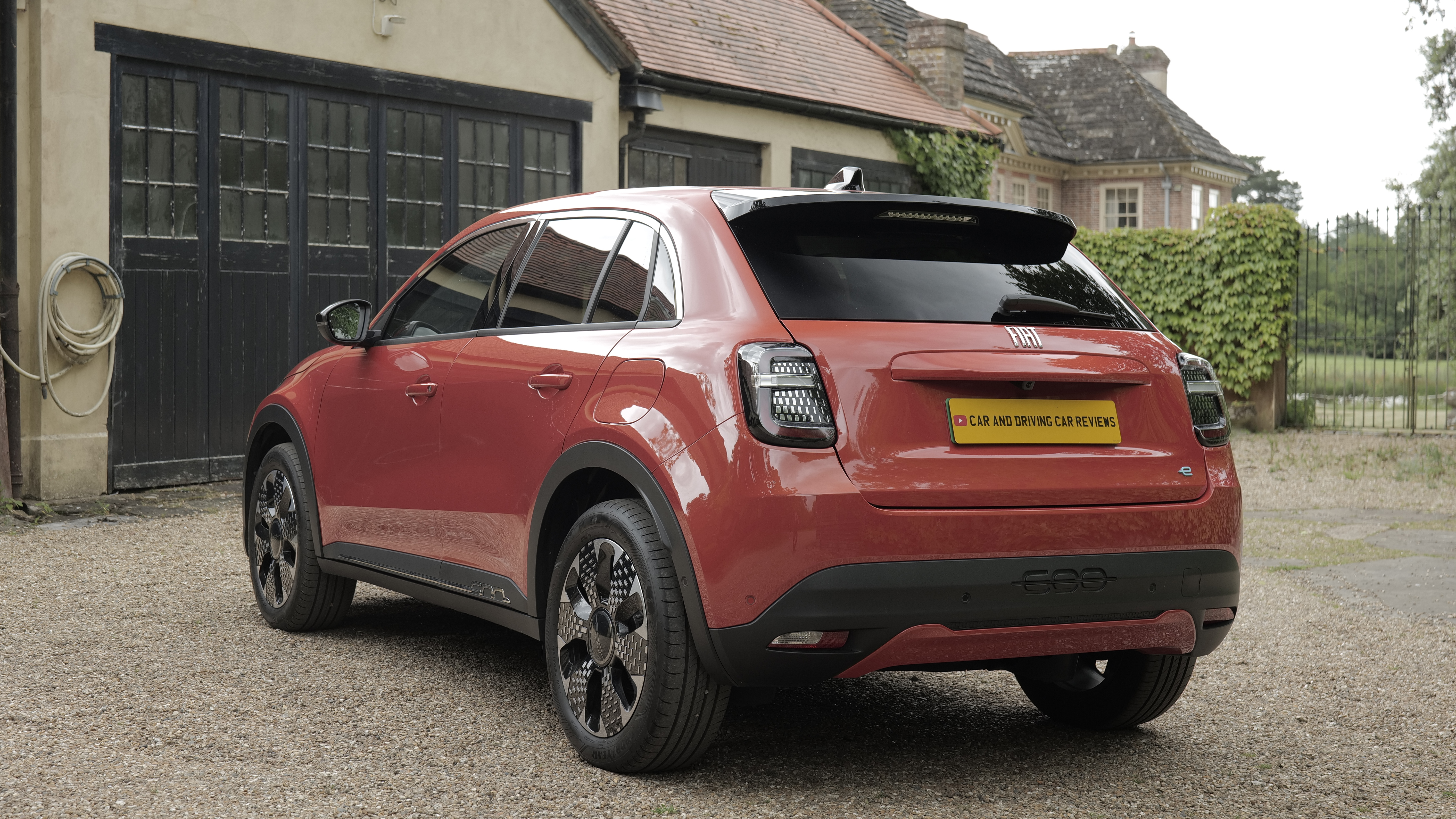 FIAT 600 HATCHBACK 1.2 Hybrid 48V 110 Icon 5dr eDCT-6